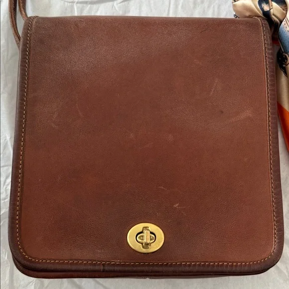Coach brown Vintage Crossbody turnlock compartment bag - Picture 3 of 16